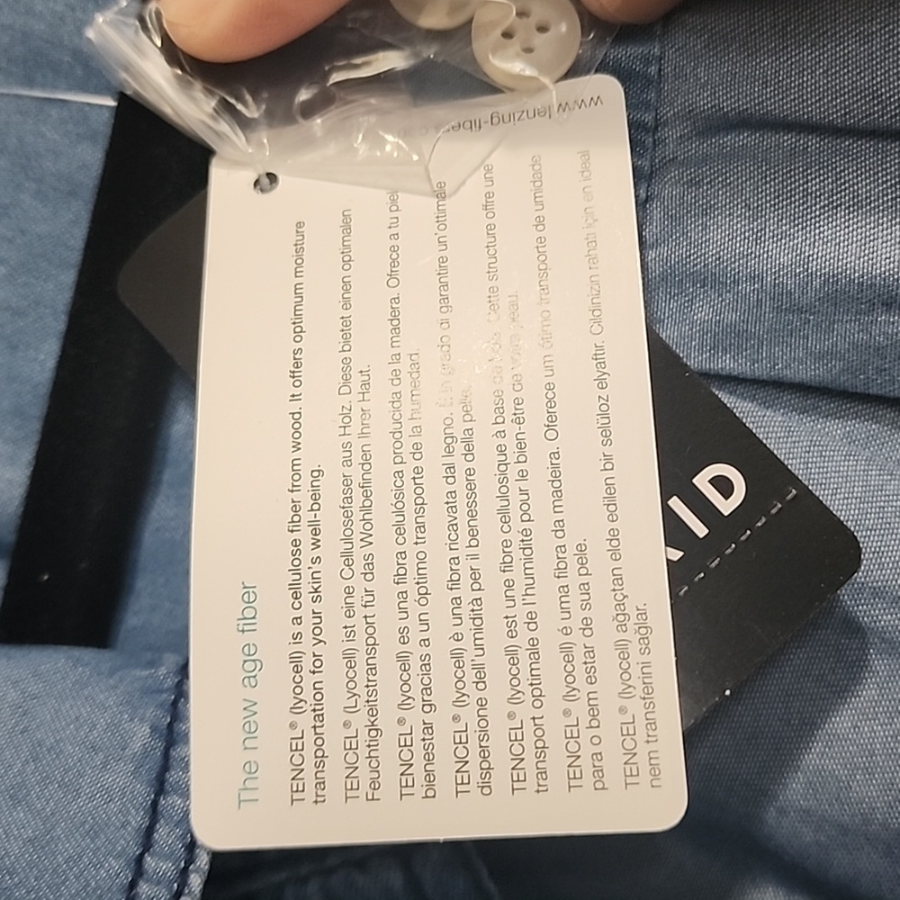 🆕️Torrid Button Up Chambray - Picture 9 of 9